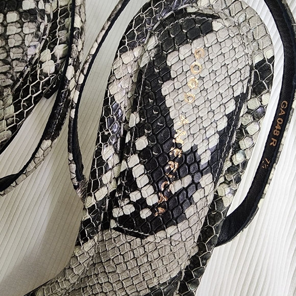 GOOD American Python Stone Square Toe Kitten Heel- Size 7.5 - Picture 7 of 9